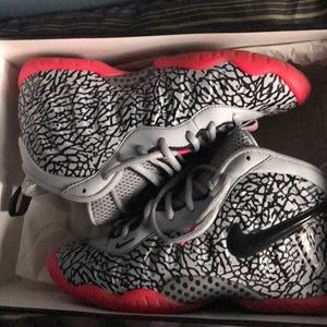 Nike little posite boys size 7y